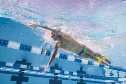 FINIS Axis Buoy 21 FINIS Axis Buoy -Swim Equipment Store 1.05.041 image usage 54