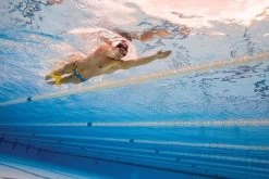 FINIS Axis Buoy 23 FINIS Axis Buoy -Swim Equipment Store 1.05.041 image usage 7