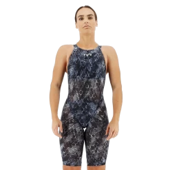TYR Female 2.0 Avictor Supernova Closed Back Race Suit